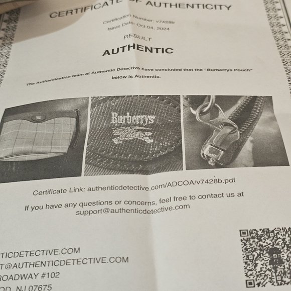 Burberrys nova check bag pouch/crossbody with COA - Picture 5 of 5